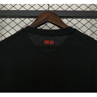 A Tutto Campo - PUMA AC MILAN MAGLIA GARA HOME 2025/26 BAMBINO 779965 01